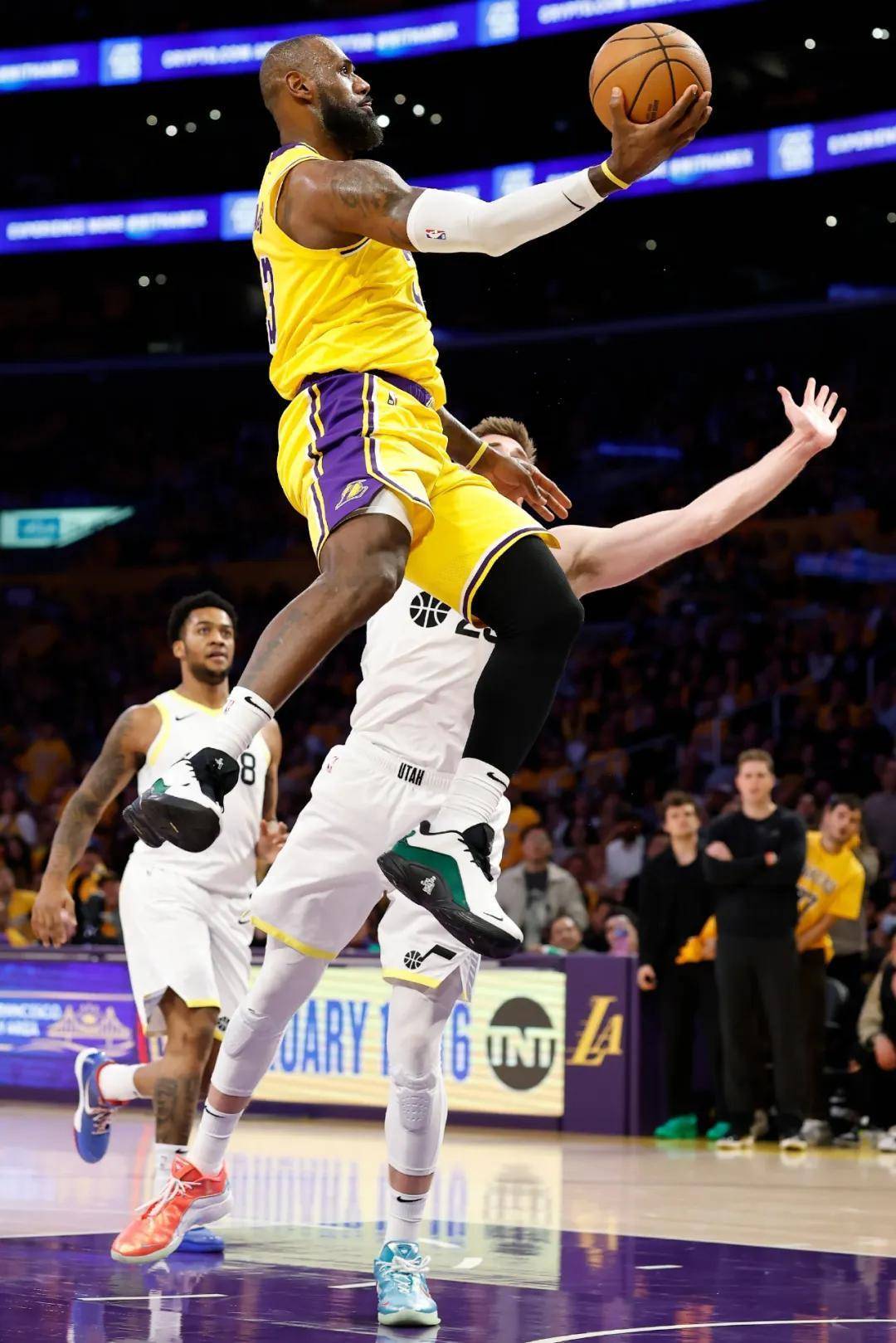 爱游戏-关于东契奇新星突破纪录表现惊艳，塞尔维亚队未来可期！的信息